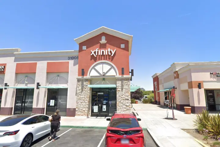 Xfinity – 31055 Courthouse Drive