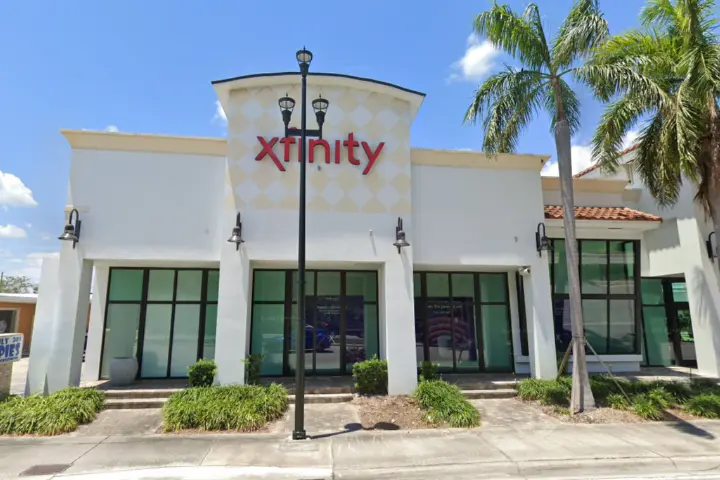 Xfinity – 335 N Federal Hwy