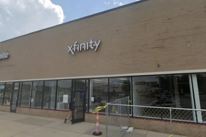 Xfinity – 35745 Warren Road