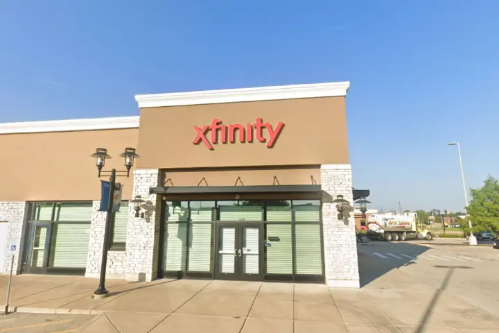 Xfinity – 426 W Washington St