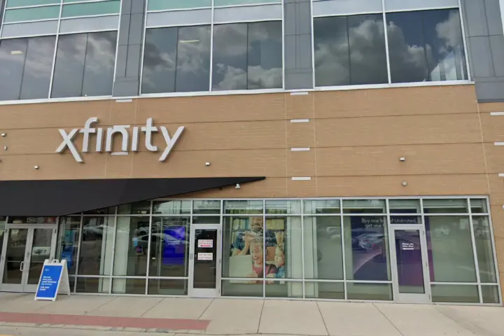 Xfinity – 4270 N Harlem
