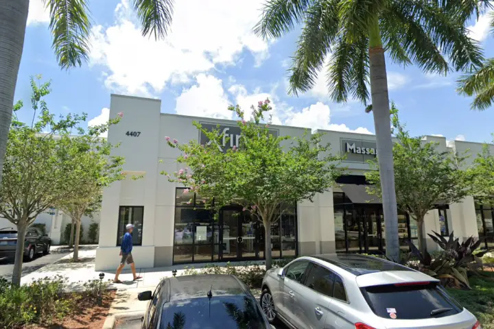 Xfinity – 4407 Lyons Road Suite 101A