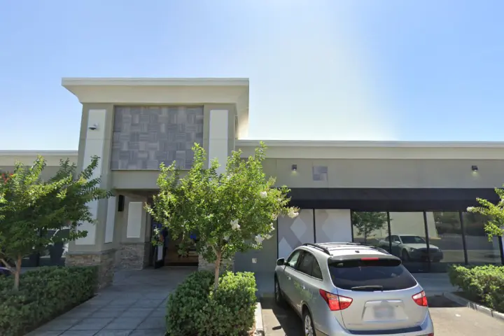 Xfinity – 467 E Shaw Avenue