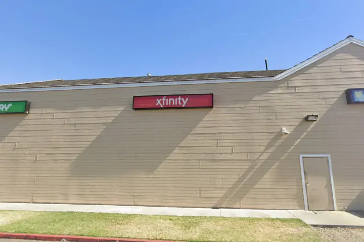 Xfinity – 4952 East Kings Canyon Road, 102