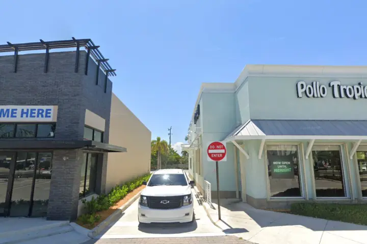 Xfinity – 5554 North Federal Highway Suite 4A