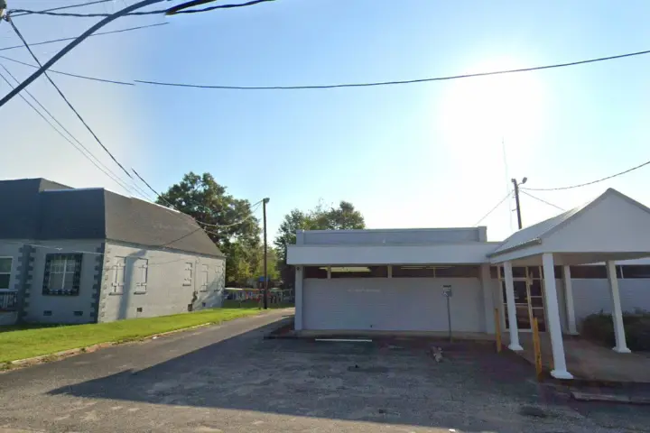 Xfinity – 557 South Oates Street