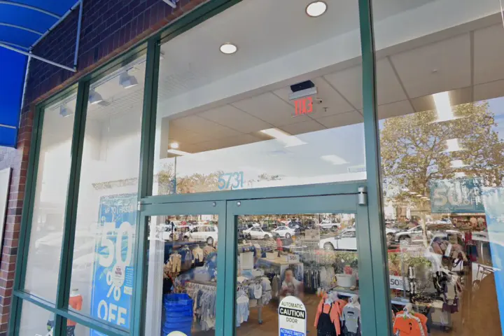 Xfinity – 5731 Christie Avenue