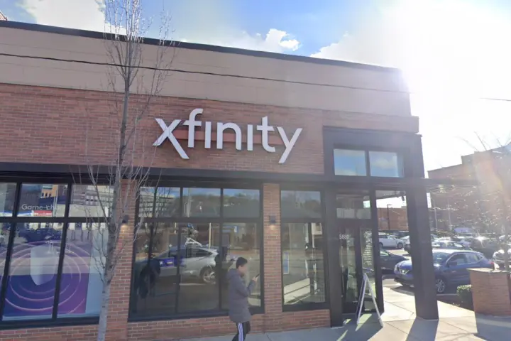Xfinity – 5880 Baum Blvd