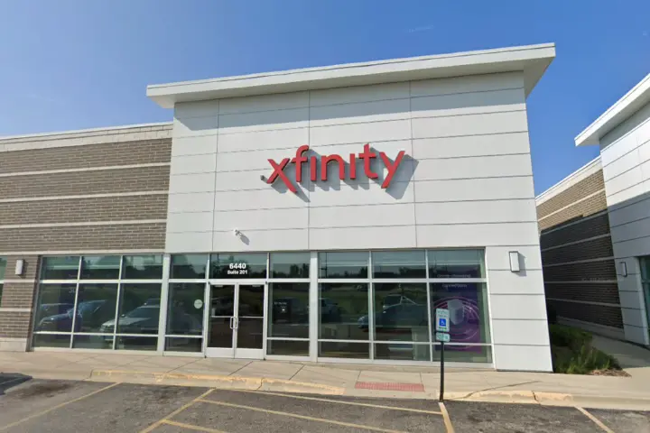 Xfinity – 6440 Grand Avenue
