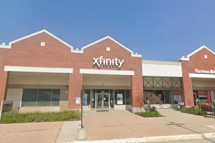 Xfinity – 701 N Milwaukee Ave, Suite 288