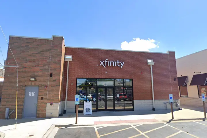Xfinity – 7040 W Cermak Road