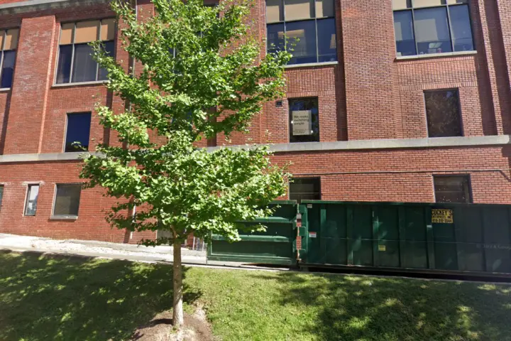 Xfinity – 733 W 40th Street